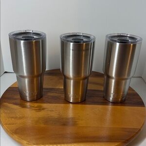 Yeti Original set of 3, Tumblers 30oz, 3 lids included, good used condition.